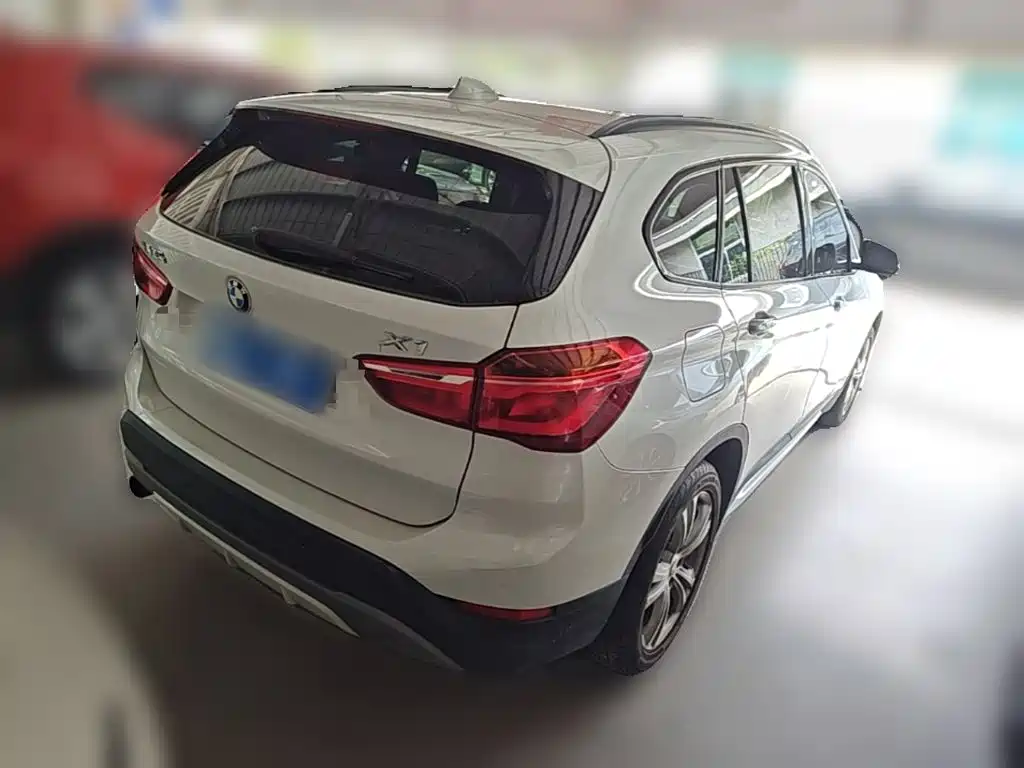 BMW X1 — фото 10