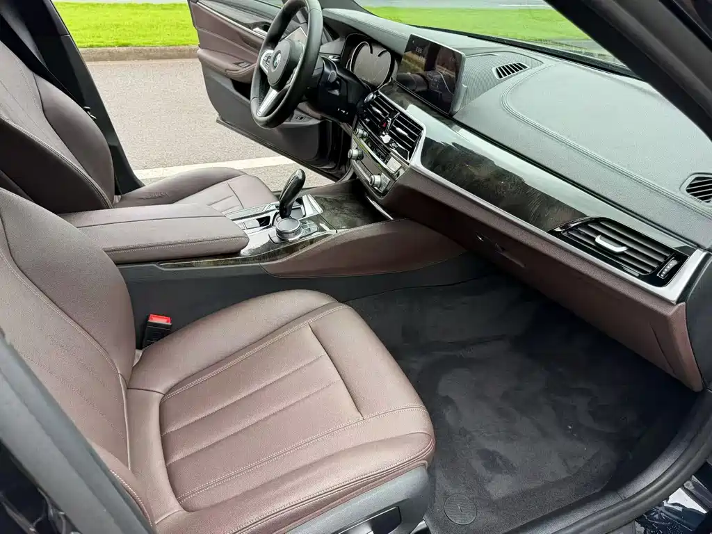 BMW 5 Series — фото 4