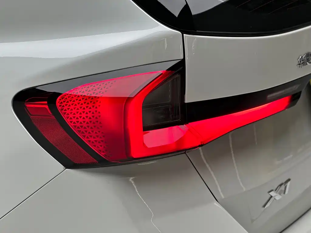 BMW X1 — фото 17