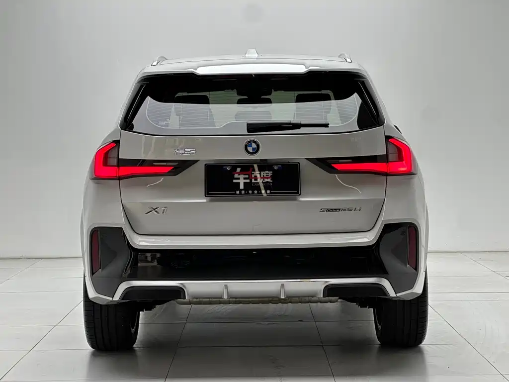 BMW X1 — фото 8