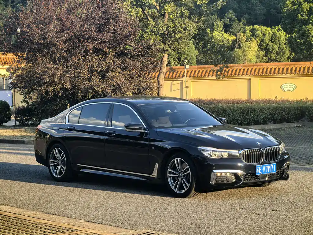 BMW 7 Series — фото 4