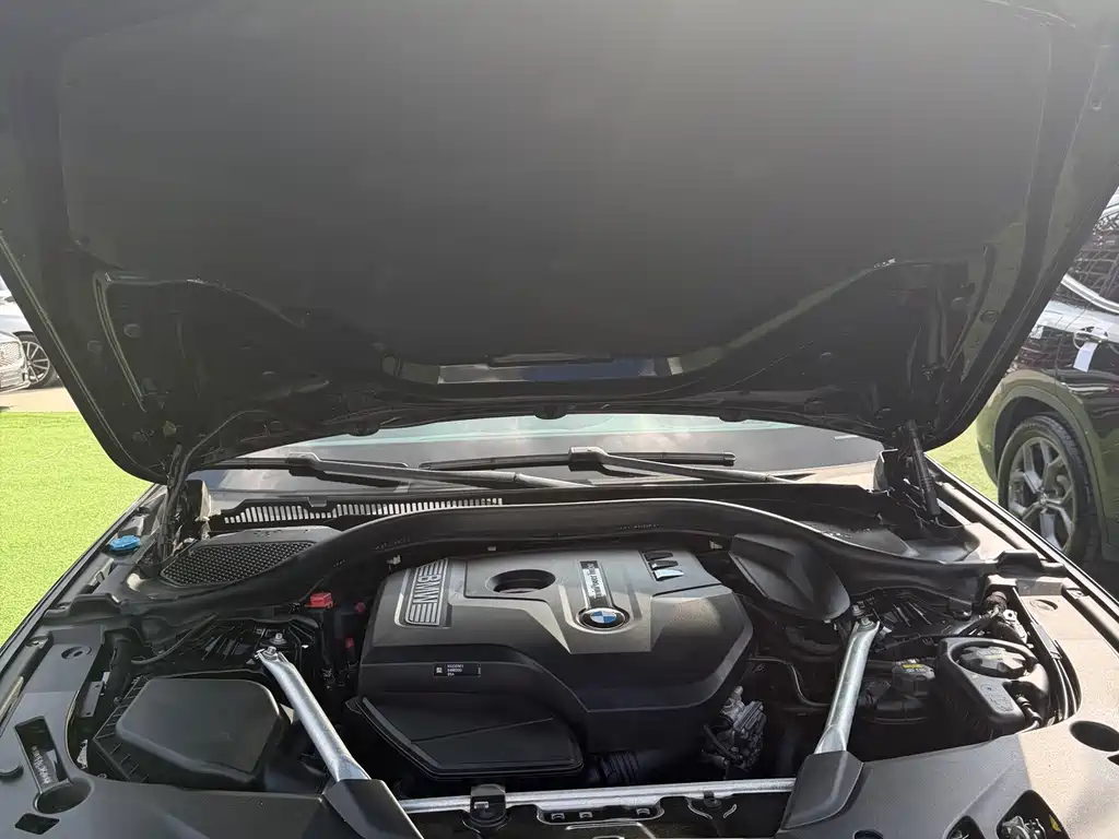 BMW 5 Series — фото 14