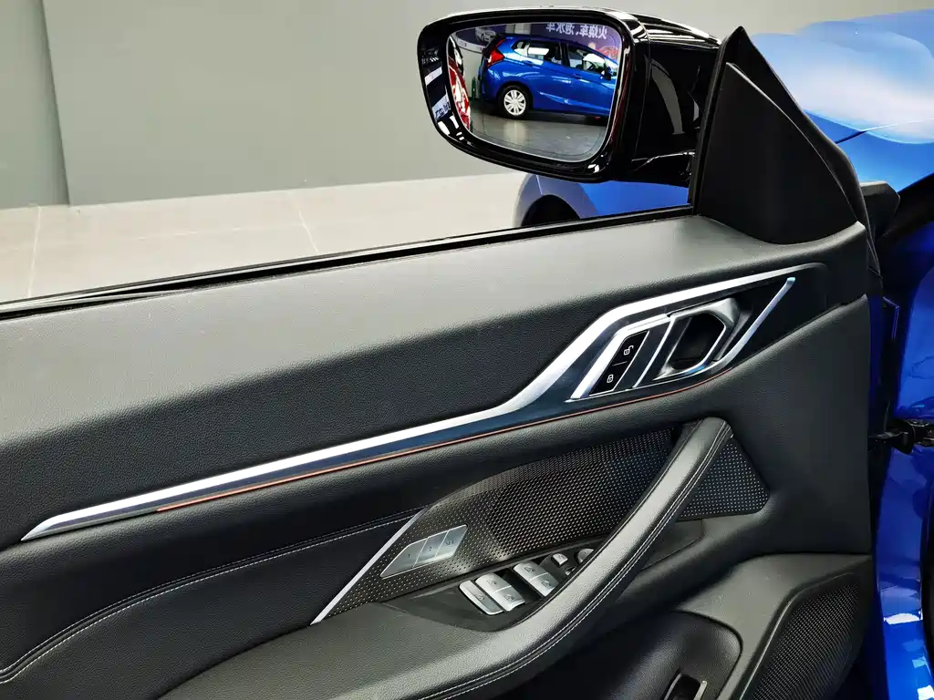BMW i4 — фото 8