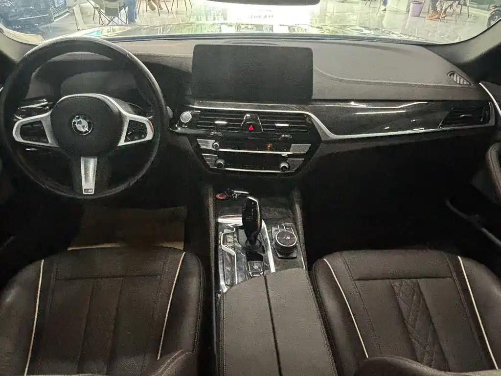 BMW 5 Series — фото 4