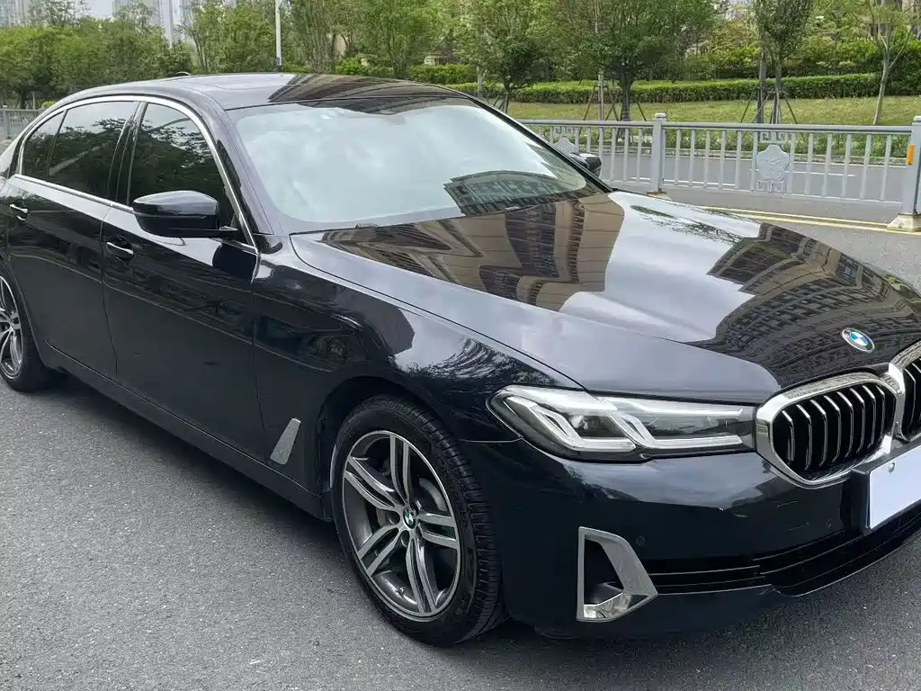 BMW 5 Series — фото 5