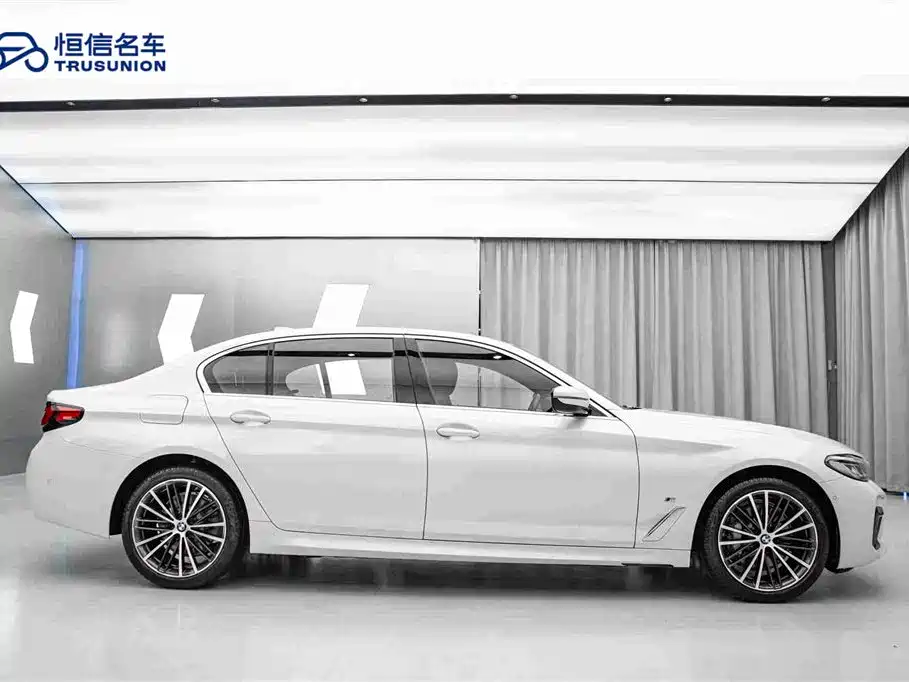 BMW 5 Series — фото 4