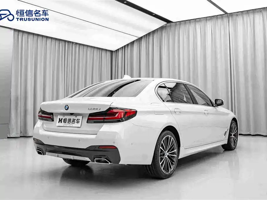 BMW 5 Series — фото 5