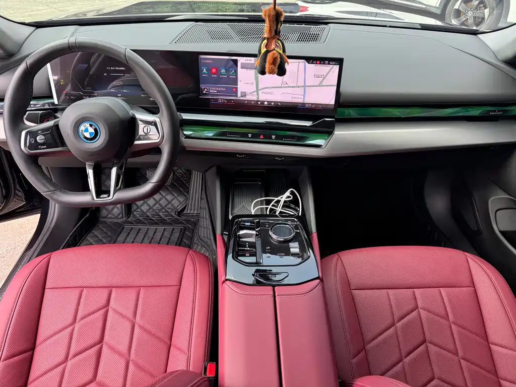 BMW i5 — фото 5