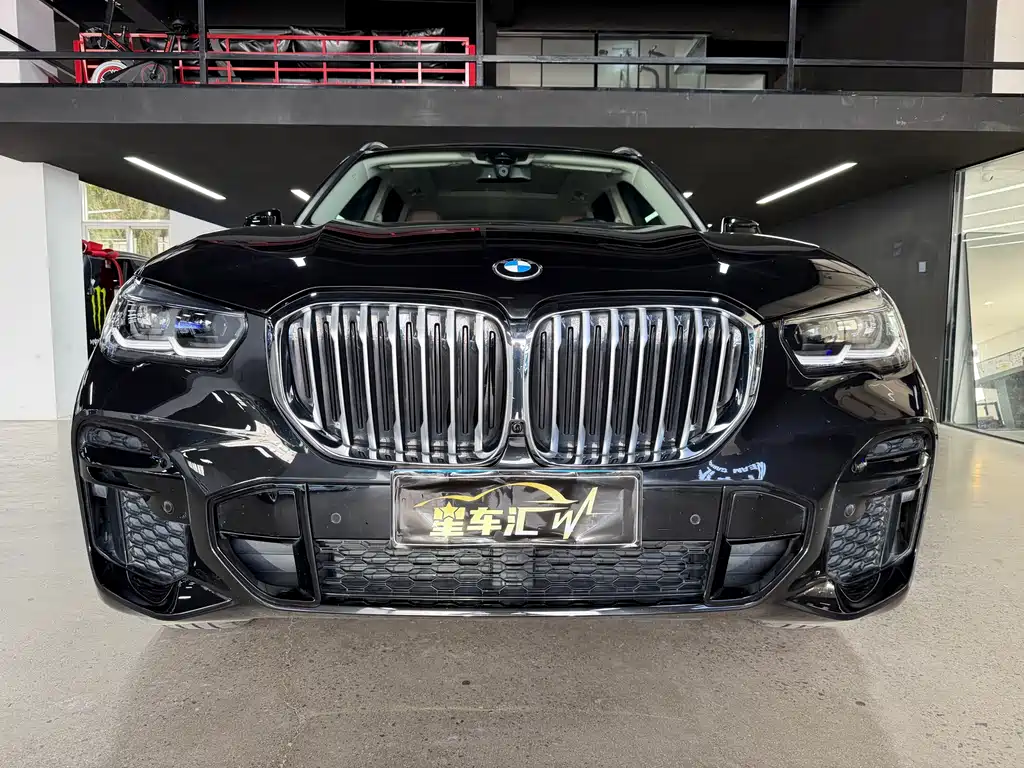 BMW X5 (Import) — фото 2