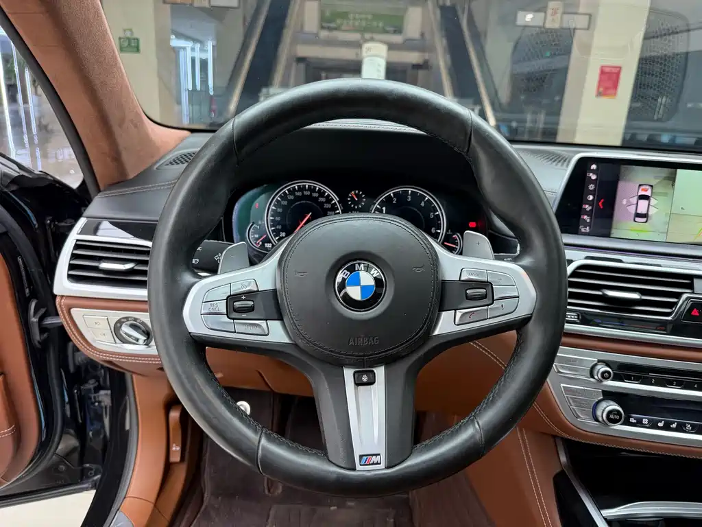 BMW 7 Series — фото 11