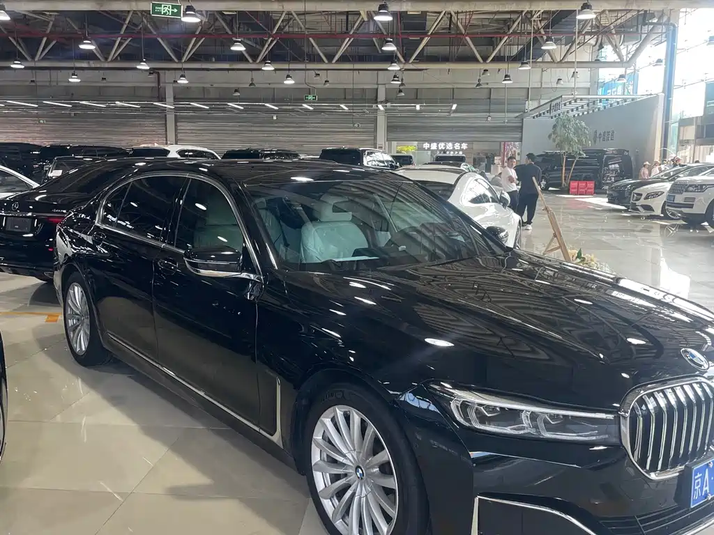 BMW 7 Series — фото 2