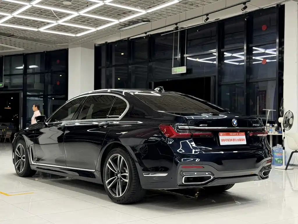 BMW 7 Series — фото 4