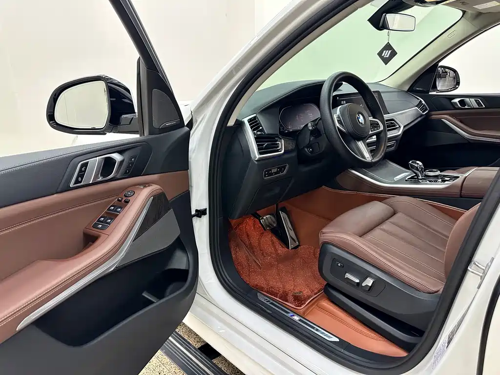 BMW X5 (Import) — фото 8