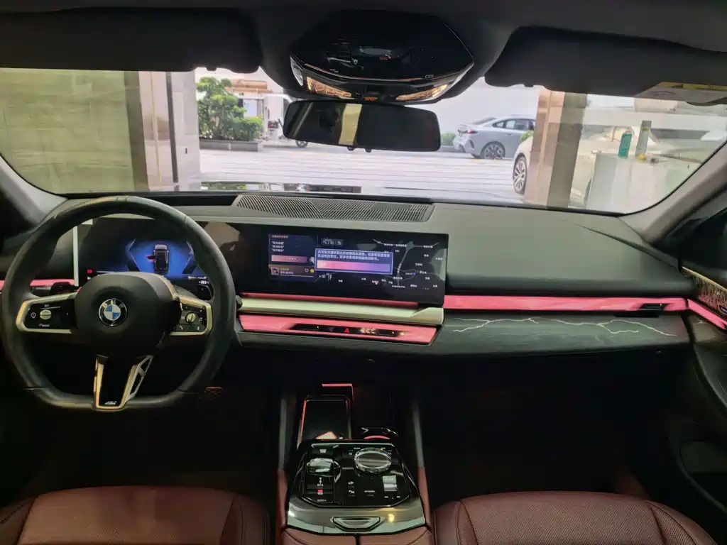BMW 5 Series — фото 10