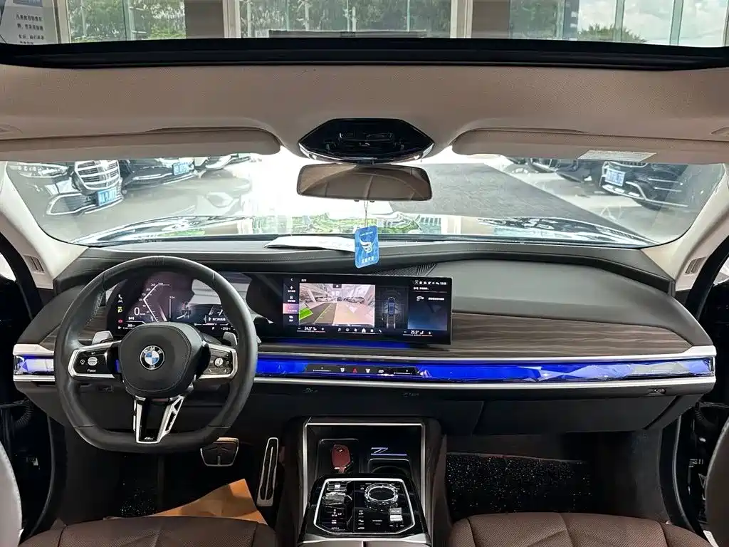 BMW 7 Series — фото 2