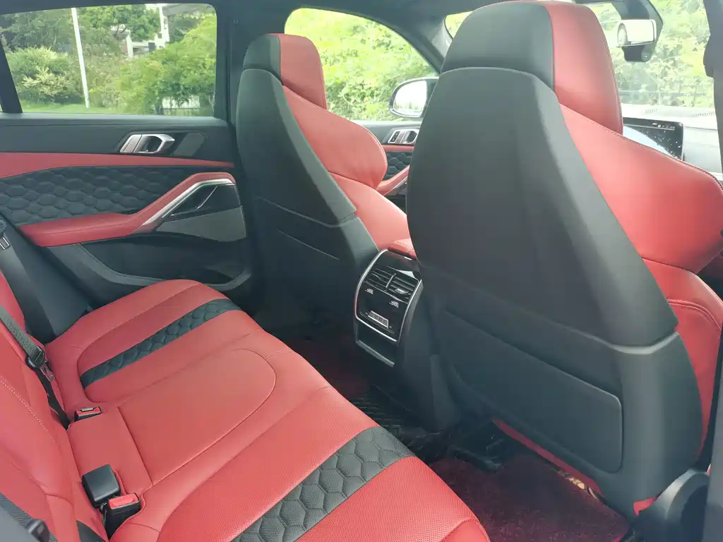 BMW X6 M — фото 20