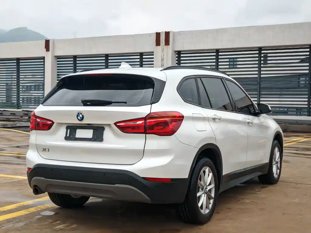 BMW X1 — фото 6