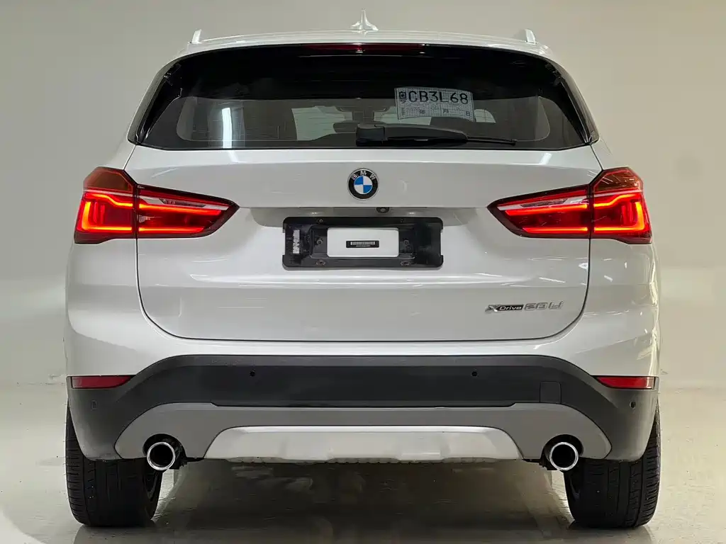BMW X1 — фото 9