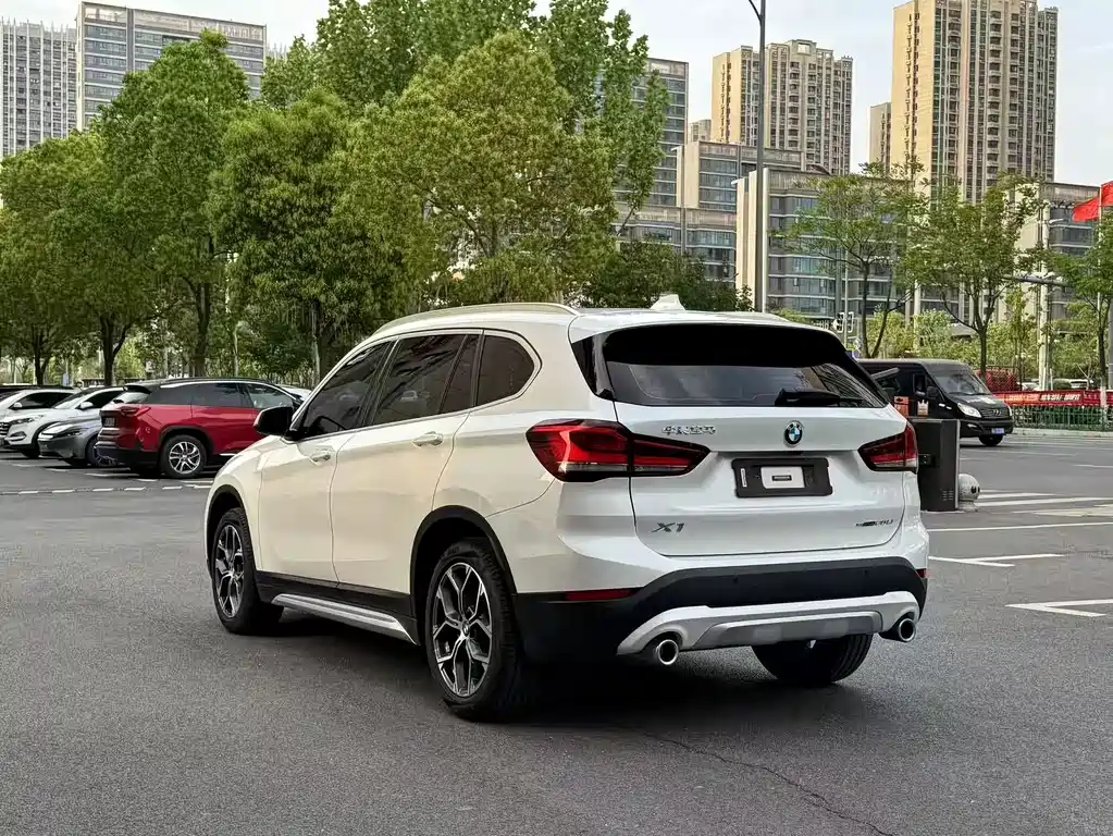 BMW X1 — фото 7
