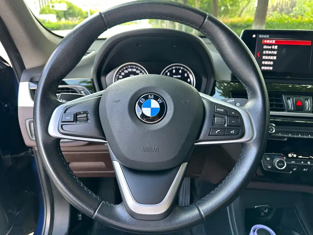 BMW X1 — фото 7