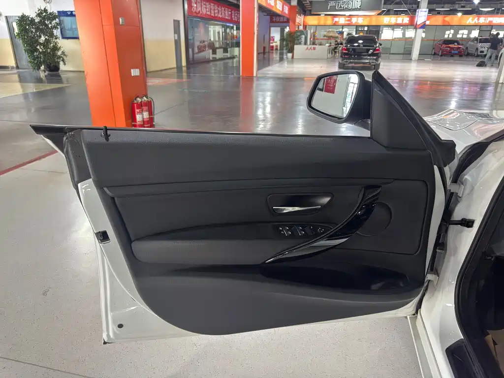 BMW 3 Series GT — фото 17