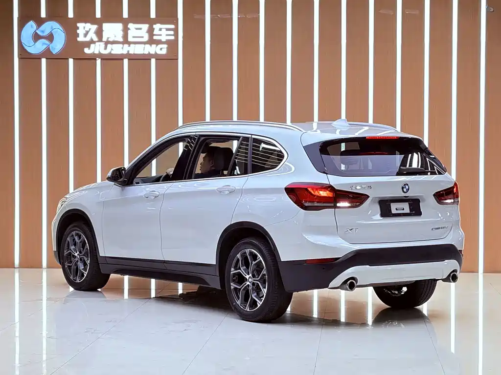 BMW X1 — фото 18