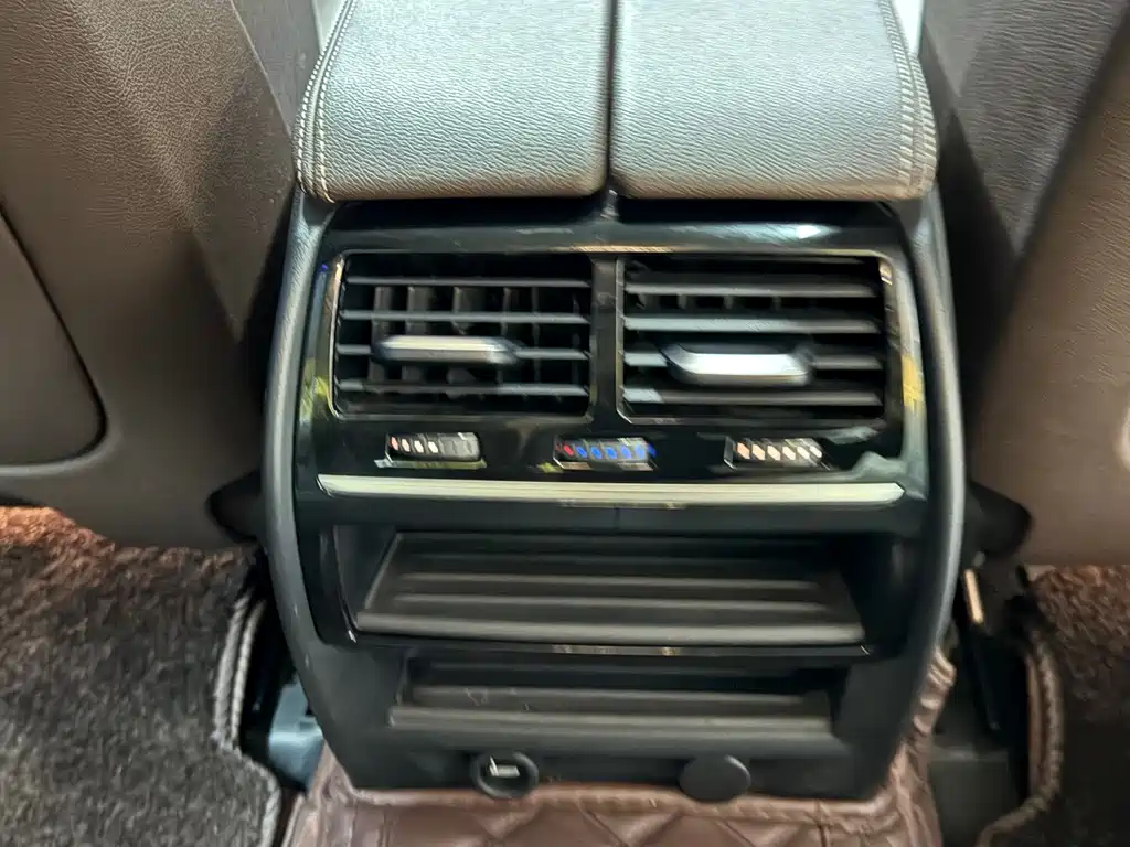 BMW 5 Series — фото 13