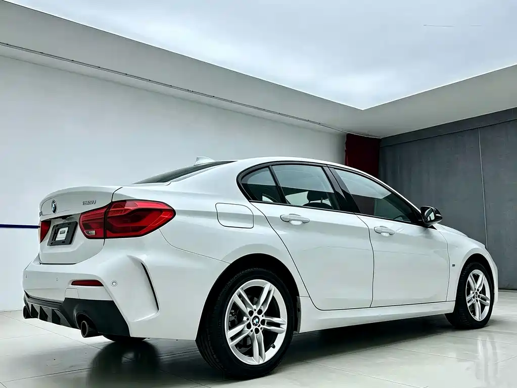 BMW 1 Series — фото 6