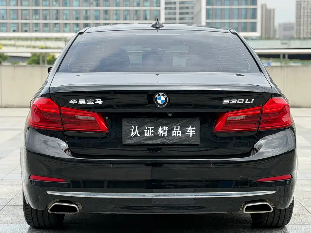 BMW 5 Series — фото 4