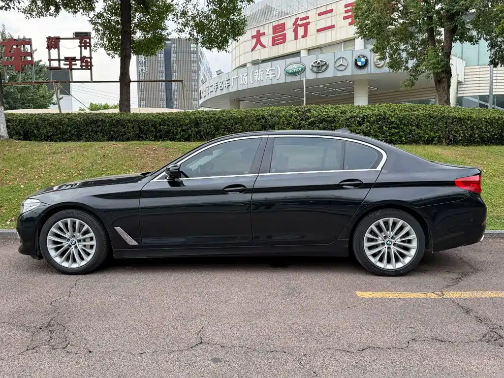 BMW 5 Series — фото 3
