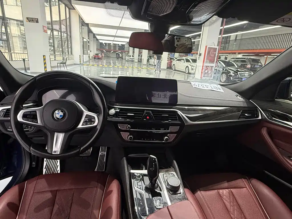 BMW 5 Series — фото 4