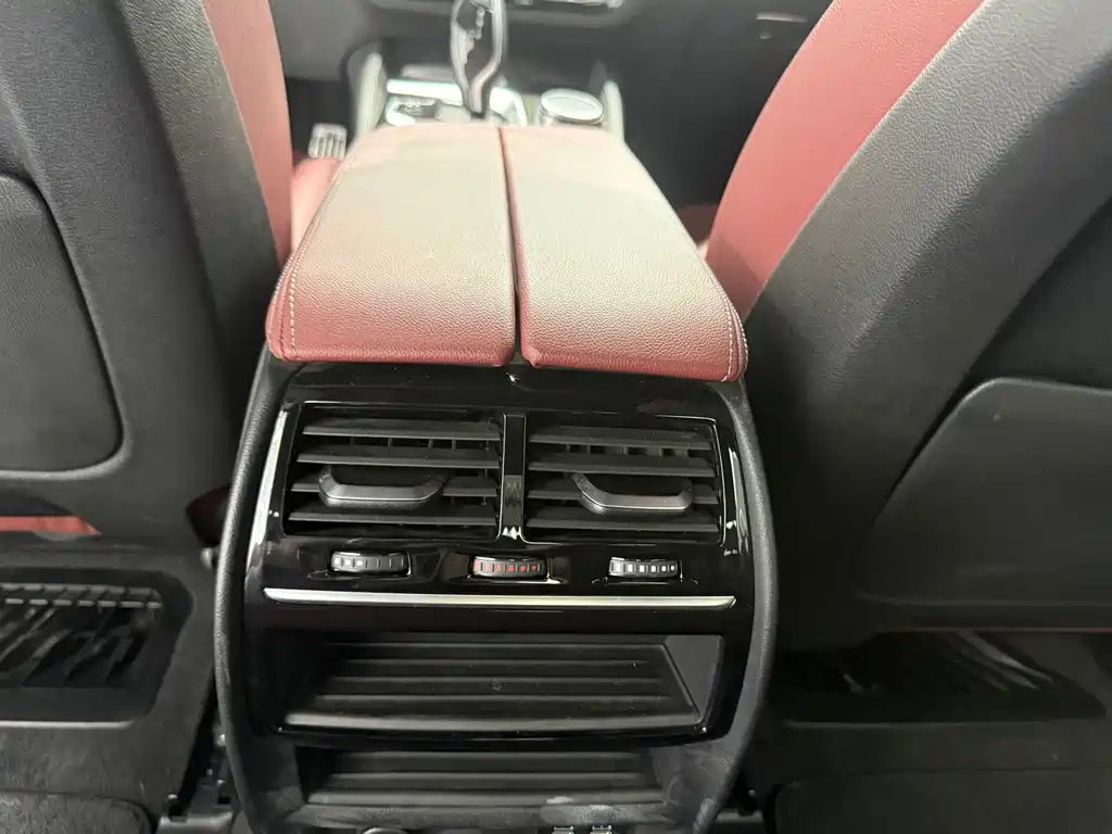 BMW 5 Series — фото 10