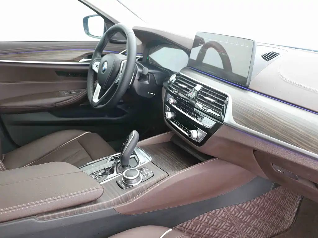 BMW 5 Series — фото 10