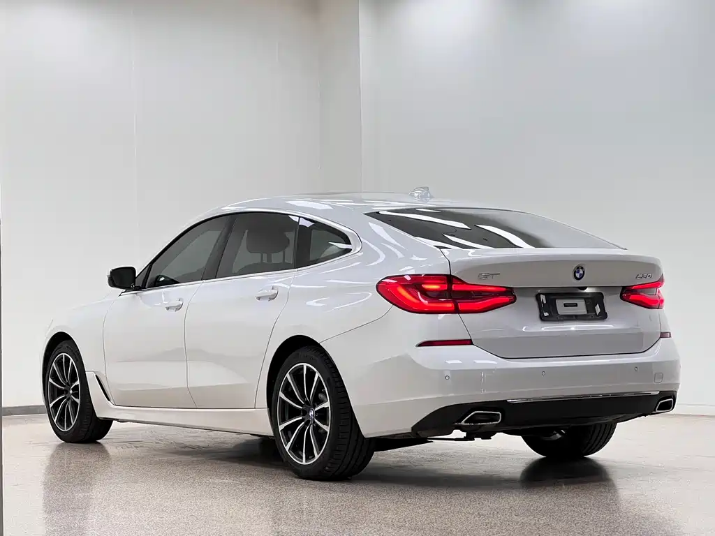 BMW 6 Series GT — фото 9