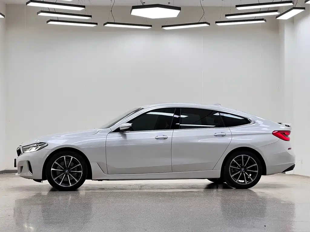 BMW 6 Series GT — фото 10