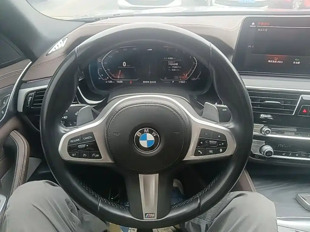 BMW 5 Series — фото 11