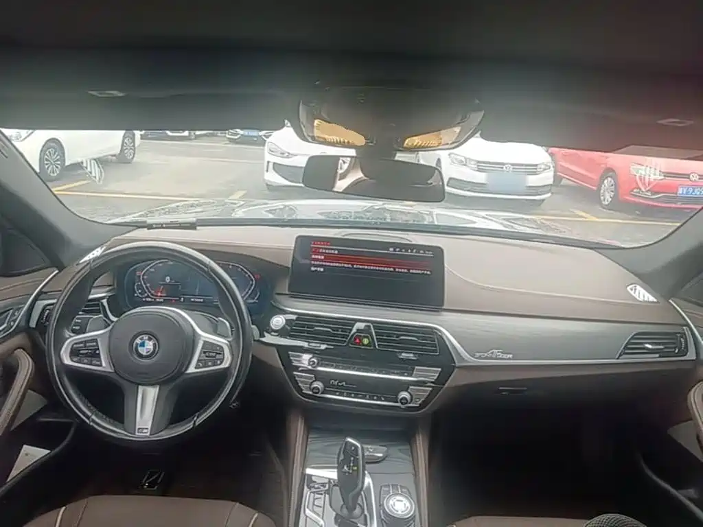 BMW 5 Series — фото 10