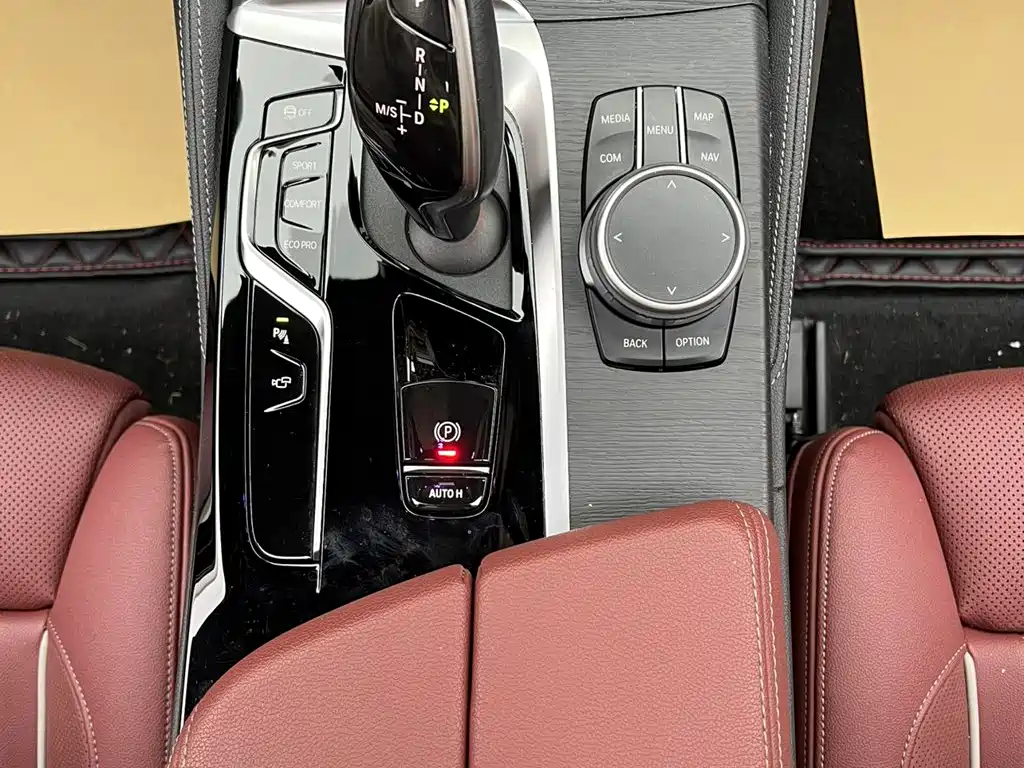 BMW 5 Series — фото 21