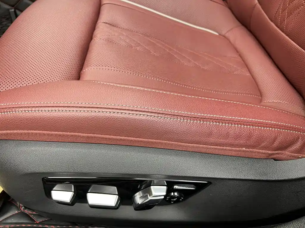 BMW 5 Series — фото 31