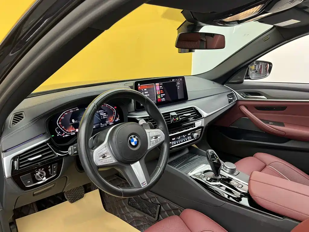 BMW 5 Series — фото 42