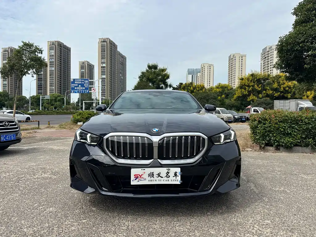 BMW 5 Series — фото 2