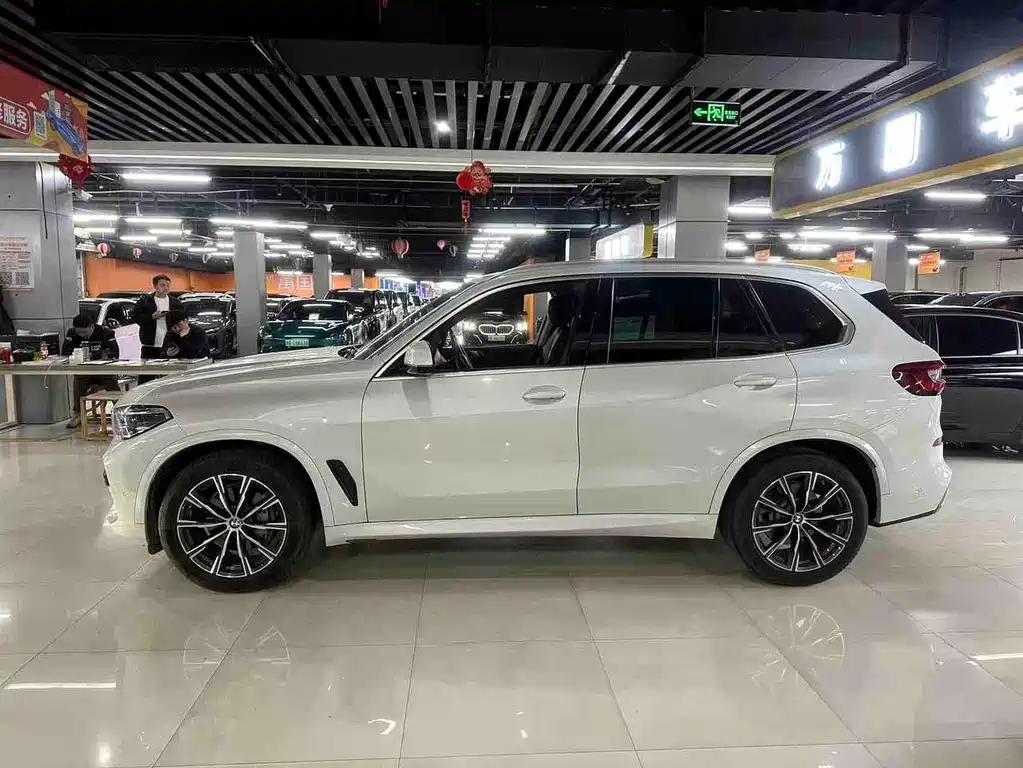BMW X5 (Import) — фото 5