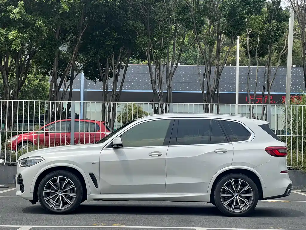 BMW X5 (Import) — фото 4