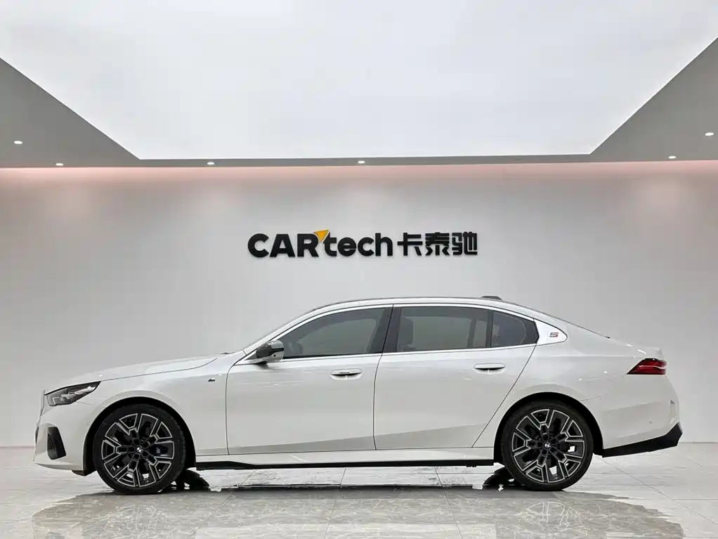 BMW 5 Series — фото 2