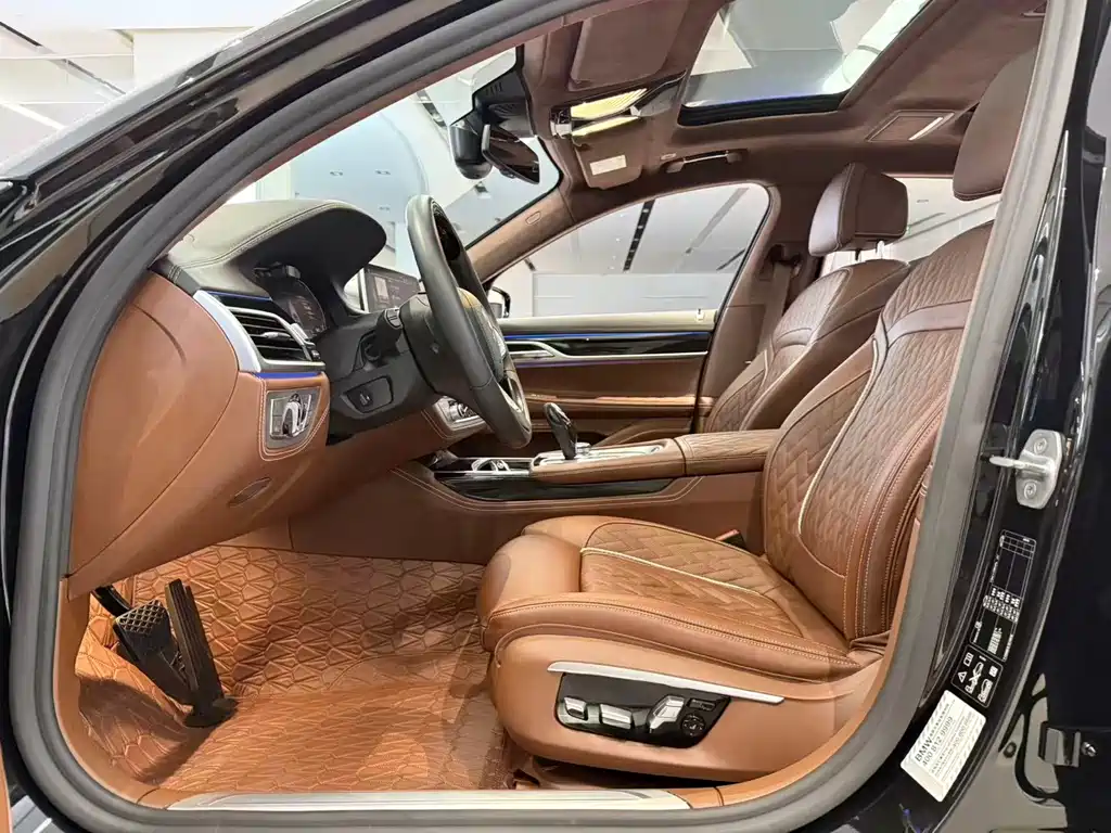 BMW 7 Series — фото 4