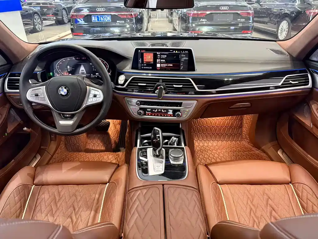 BMW 7 Series — фото 5
