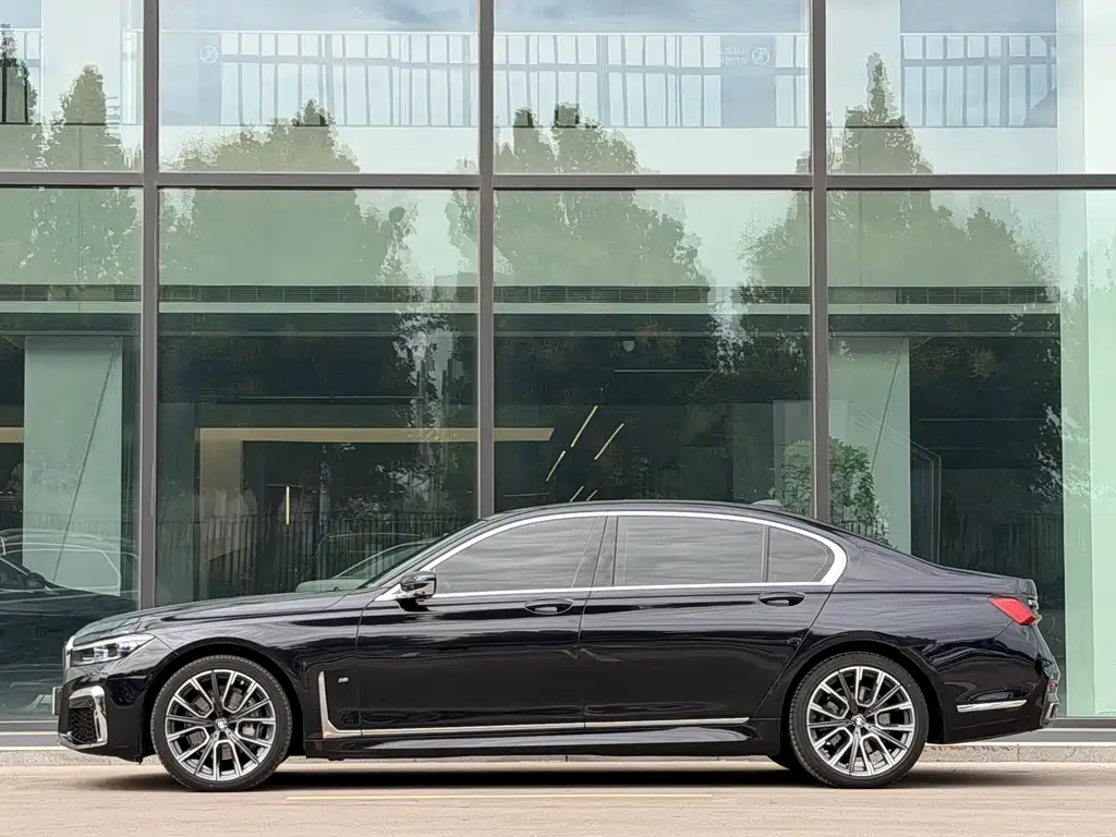 BMW 7 Series — фото 3
