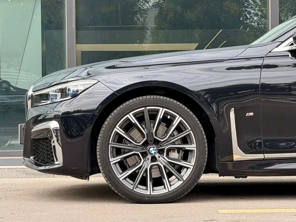 BMW 7 Series — фото 4