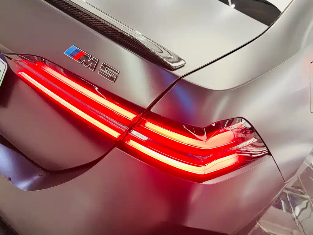 BMW M5 New Energy — фото 25