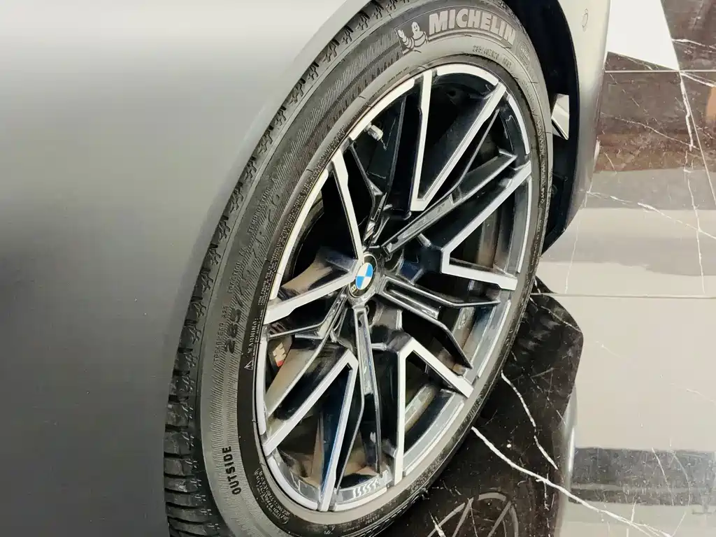 BMW M5 New Energy — фото 26
